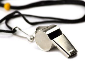 Crown Sporting Goods SCOA-001 صافرة من الفولاذ المقاوم للصدأ مع حبل - رائعة للمدربين والحكام والمسؤولين من قبل